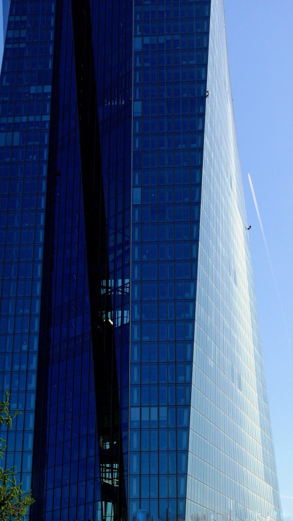 La BCE met fin à sa politique de rachats d'actifs 