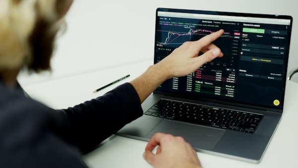 Les indices boursiers repartent en hausse après l'annonce d'un cessez-le-feu.